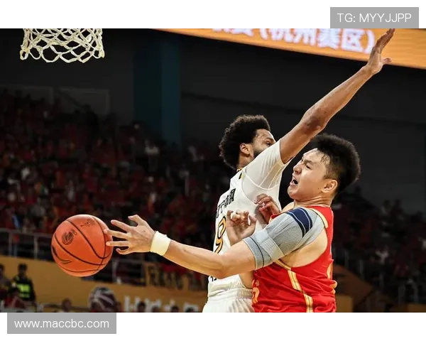 全新赛季激烈对决：各大球队比分亮眼，谁能登顶冠军宝座