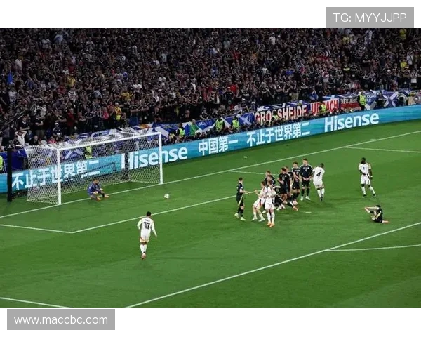 全球顶级电竞赛事激战正酣各路豪强巅峰对决引爆青春热血舞台