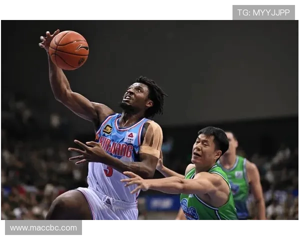 北京篮球队以63分稳居冠军赛积分榜首位争夺总冠军的希望愈发强烈 北京篮球队以63分稳居冠军赛积分榜首位争夺总冠军的希望愈发强烈