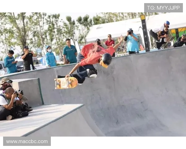 深圳滑板队在极限运动世界杯积分榜上以66分稳居第一名 深圳滑板队在极限运动世界杯积分榜上以66分稳居第一名