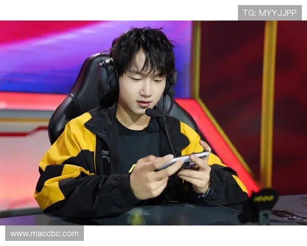 TSW激战FLY巅峰对决电竞赛场决定荣耀之夜激情交锋再次上演