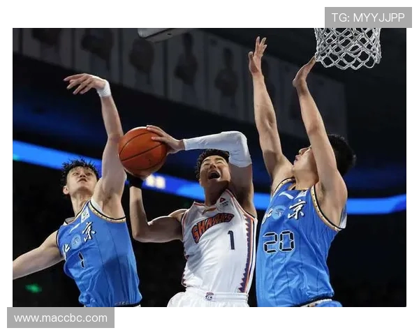 CBA青岛与浙江对决引发争议视频热议球迷观点各异分析比赛关键时刻