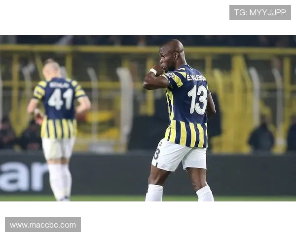 尤文图斯对阵瓦伦西亚比赛裁判表现引发热议球迷和专家各抒己见